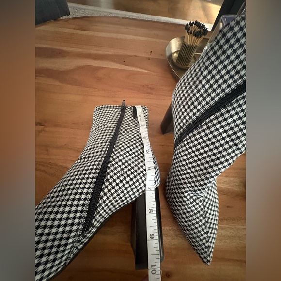 SOLD OUT | Jeffrey Campbell Siren Houndstooth Booties Pointed Toe Block Heel 7.5 - Picture 8 of 10